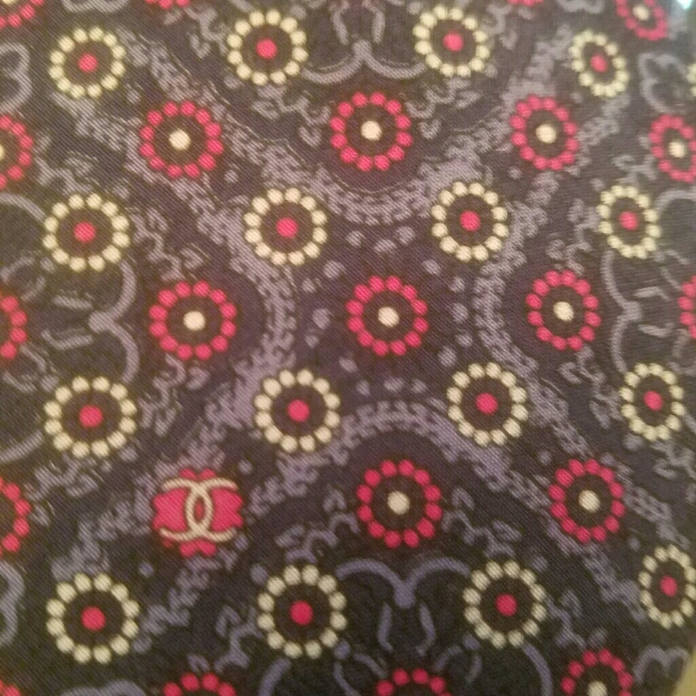 CHANEL TIE beautiful colors authentic 100%